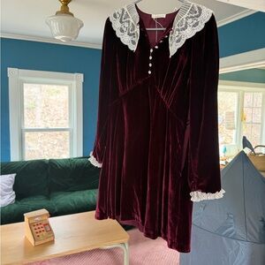 Doen NWT Velvet Long-Sleeve Dress with Lace Collar Burgundy